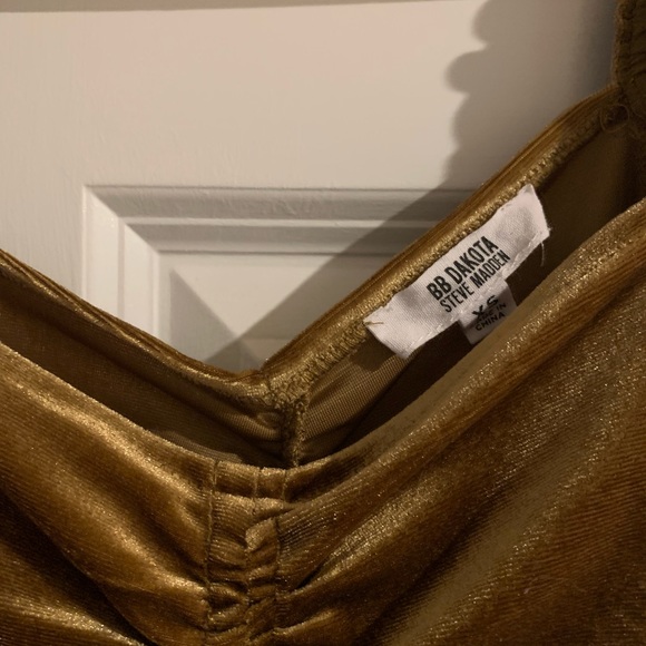 BB Dakota Ruched Velvet Top - Picture 4 of 4